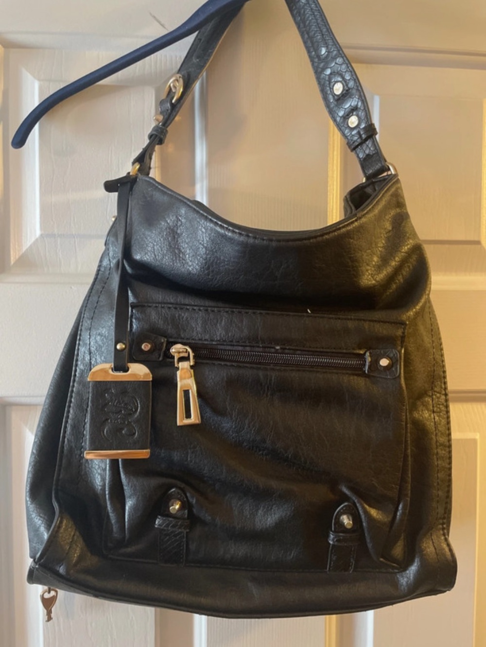 Bulldog conceal carry Black Leather Hobo Shoulder Bag - Timeless Everyday Style